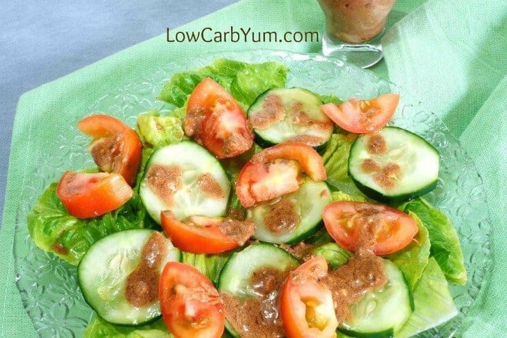 Tossed salad with dressing