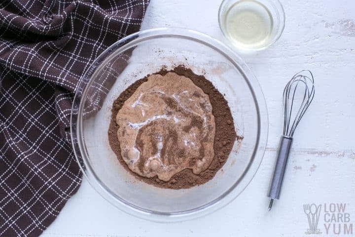 keto chocolate mousse preparation