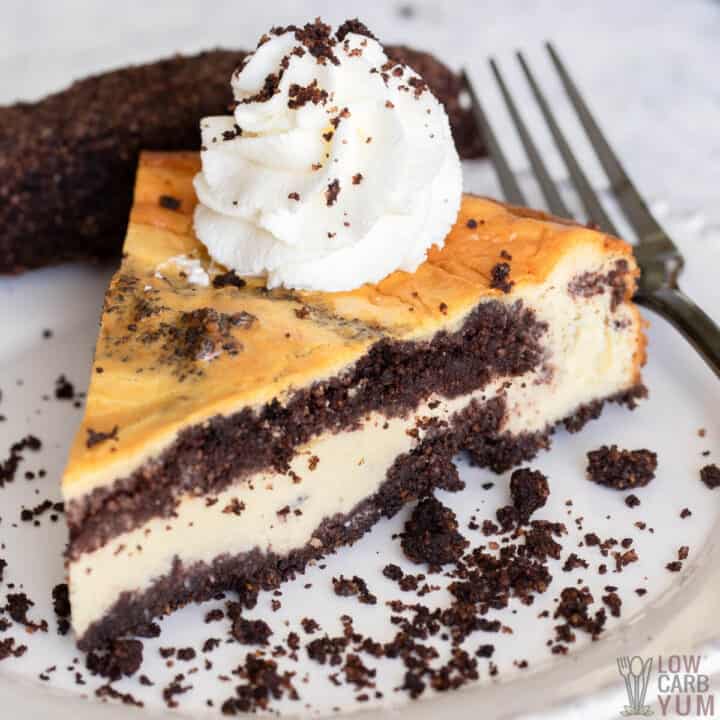 Keto Oreo Cookies and Cream Cheesecake Recipe - Low Carb Yum