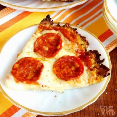 Keto low carb cauliflower pizza crust recipe