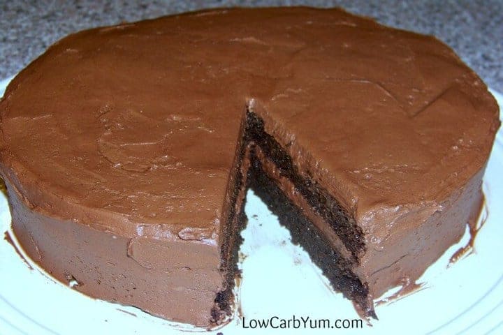 low-carb gluten-free peanut flour chocolate cake
