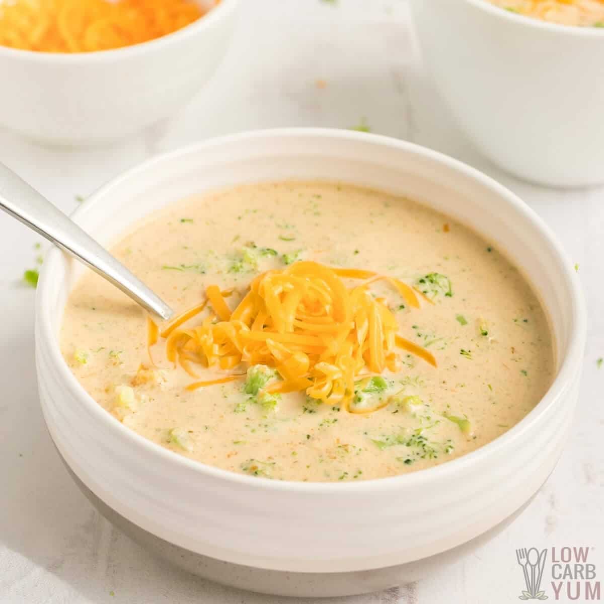 keto broccoli cheese soup