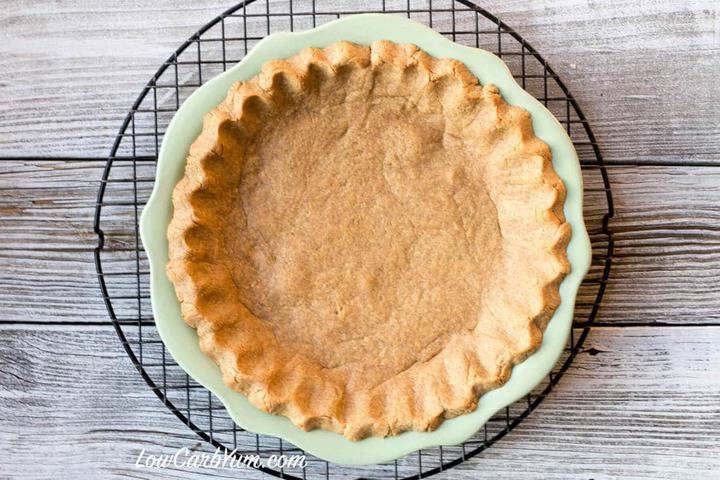 Low carb dark chocolate mousse pie with peanut flour crust