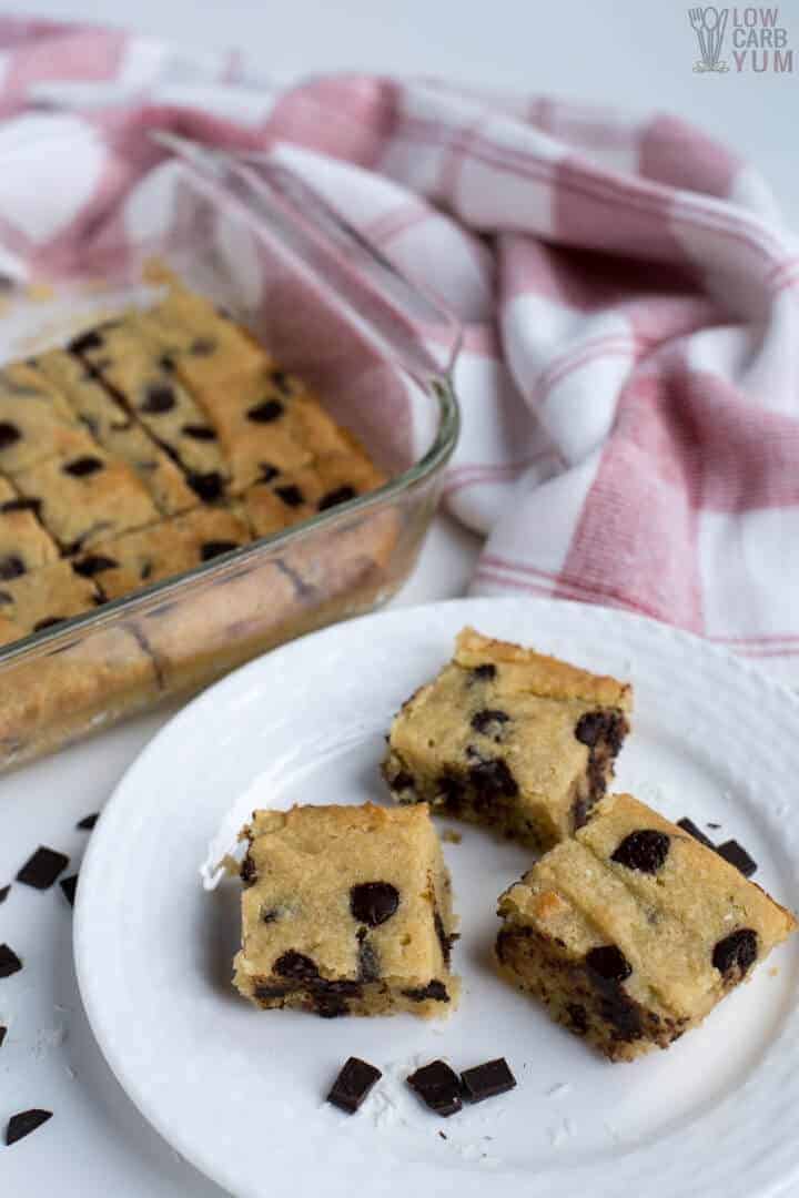 Low carb chocolate chip coconut cookie bars
