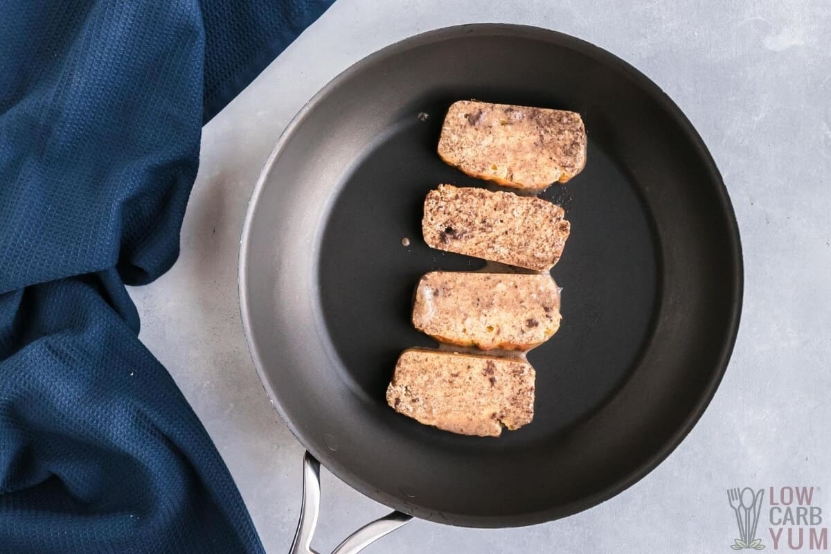 cooking french toast in skillet