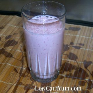 Strawberry Almond Milk Protein Shake – Low Carb