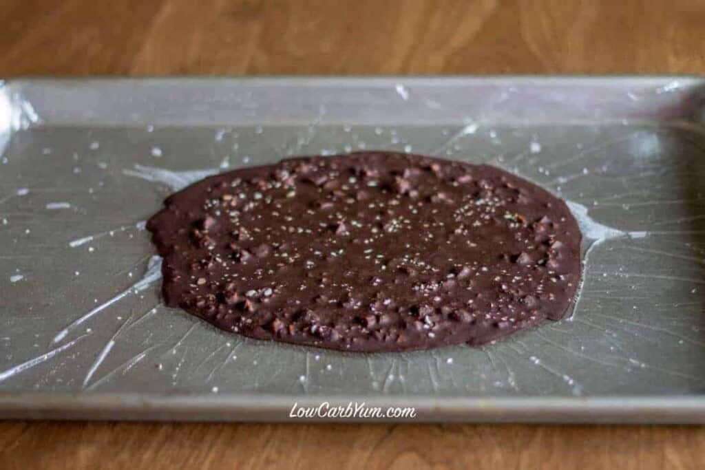 making low carb salted dark chocolate-almond bark