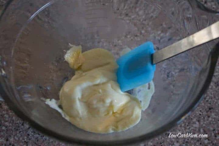Making crust for low carb pizza recipe with Fat Head dough