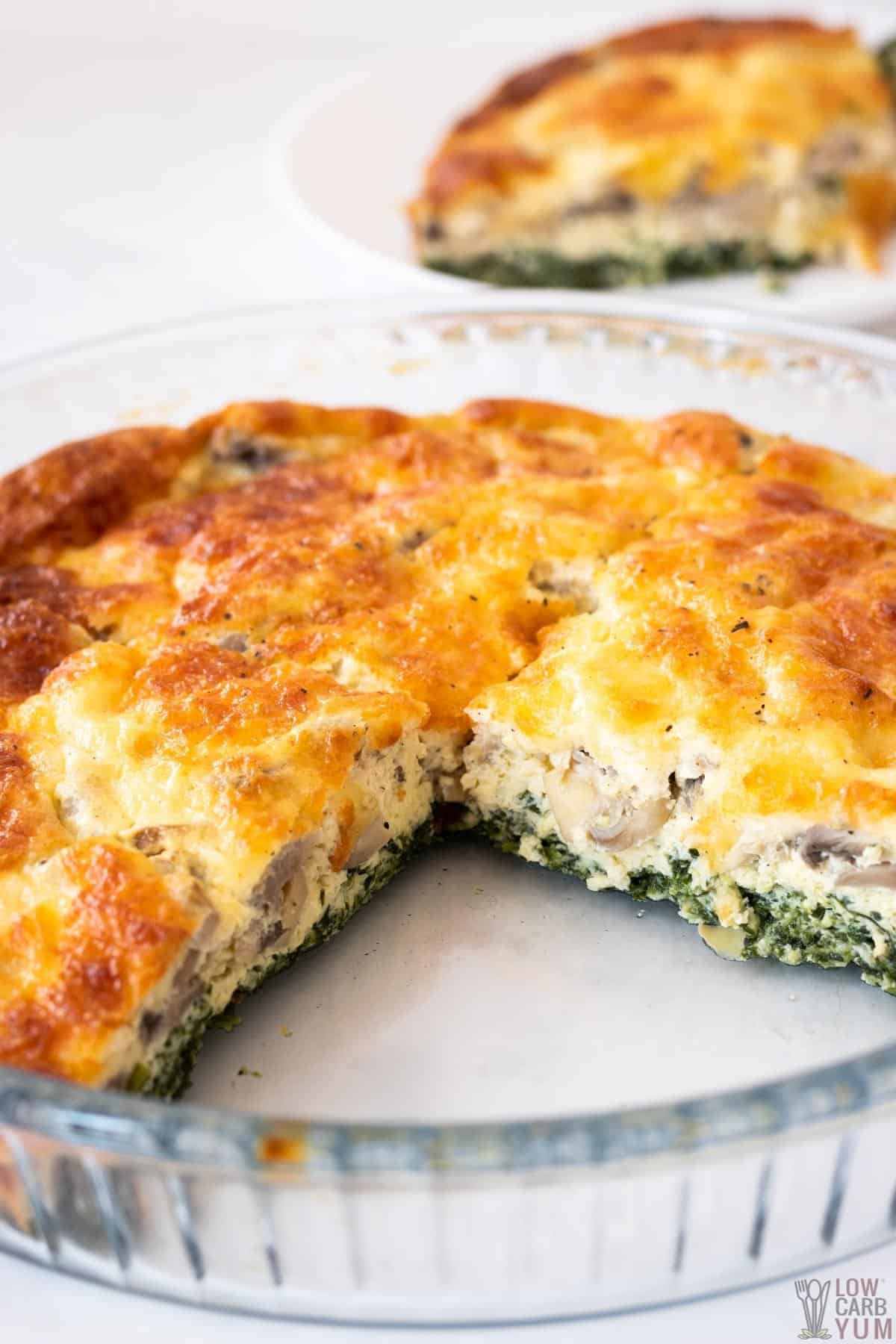 spinach mushroom quiche sliced.