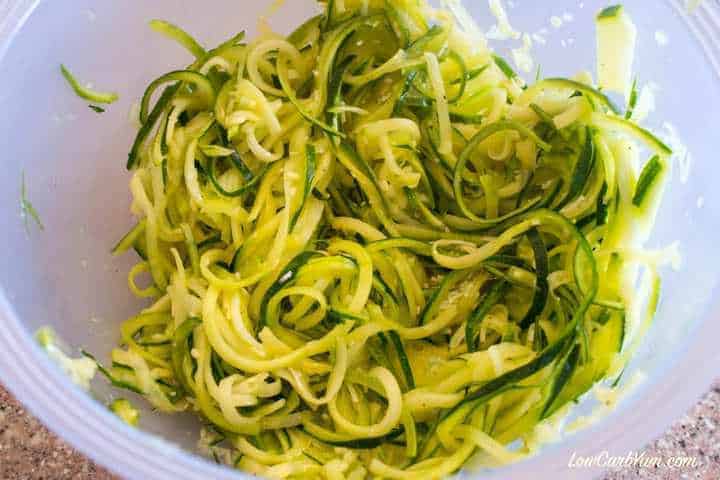 spiralized zucchini bowl