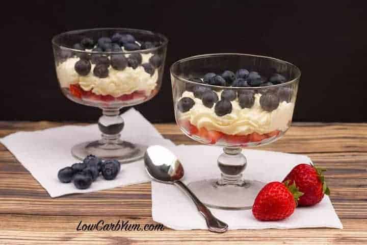 low carb mascarpone cream with berries