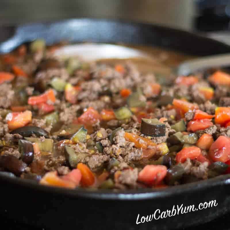 ground beef veggie dish in a cast iron skillet