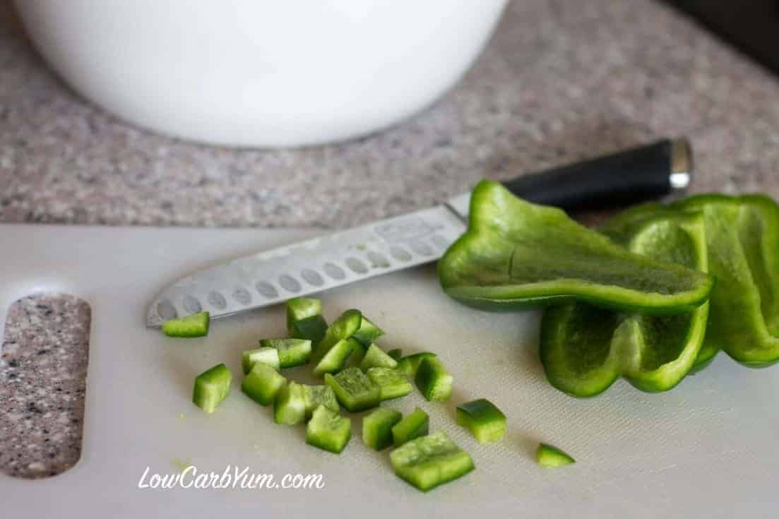 choppinggreenbellpepper Low Carb Yum