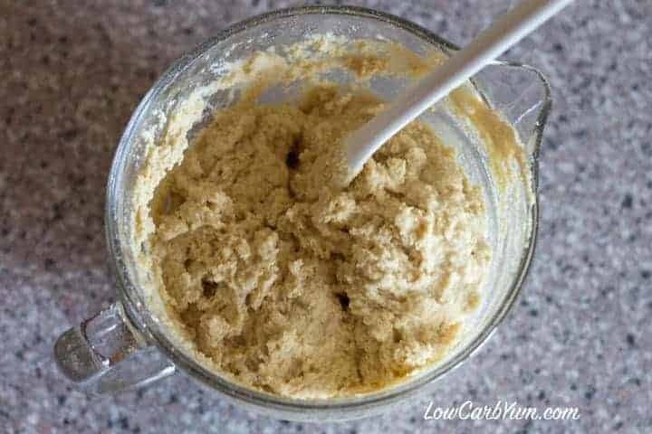 Low carb sukrin bread mix dough