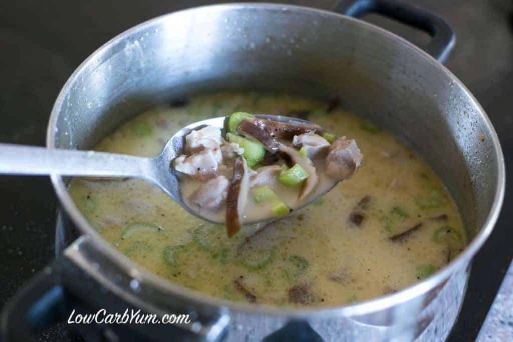 Low carb gluten free cream of chicken soup with bacon and mushrooms