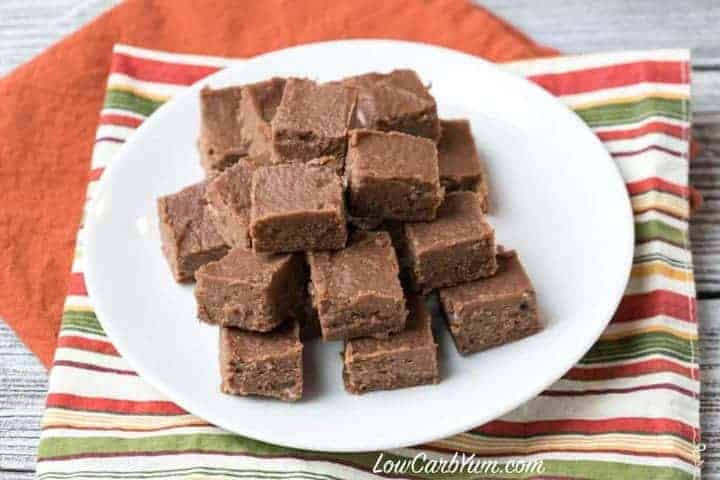 chocolate peanut butter fudge squares on plate