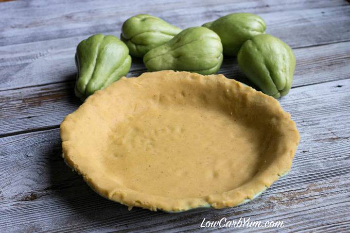 Low carb gluten free chayote squash mock apple pie crust