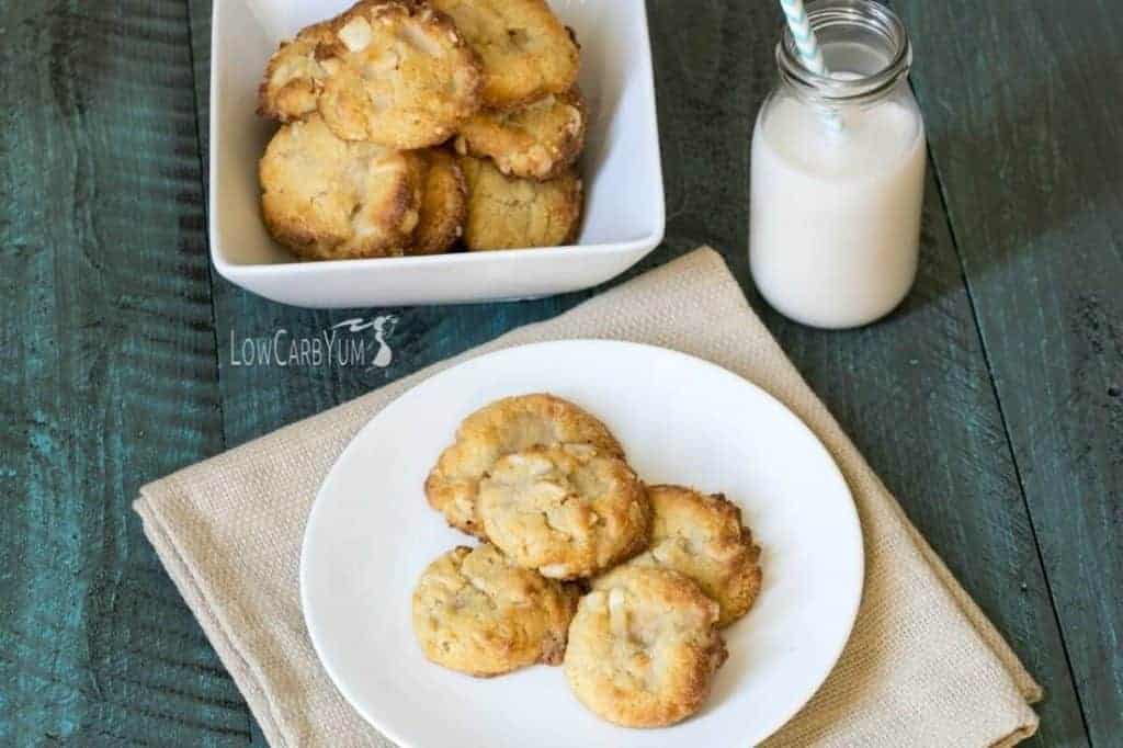 Low carb white chocolate macadamia nut cookies