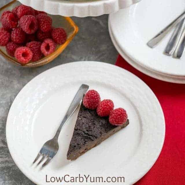 Keto Flourless Chocolate Cake Gluten Free Low Carb Yum 6081