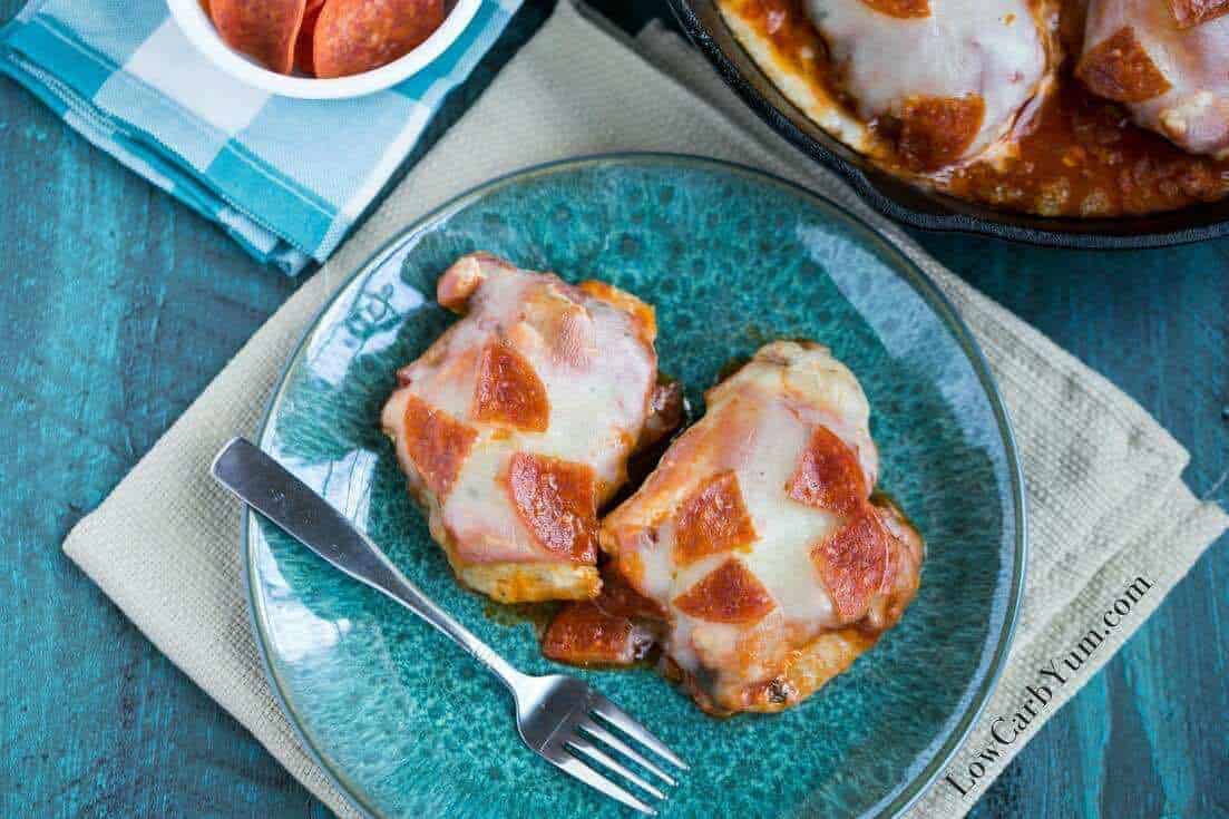Low carb pizza chicken skillet