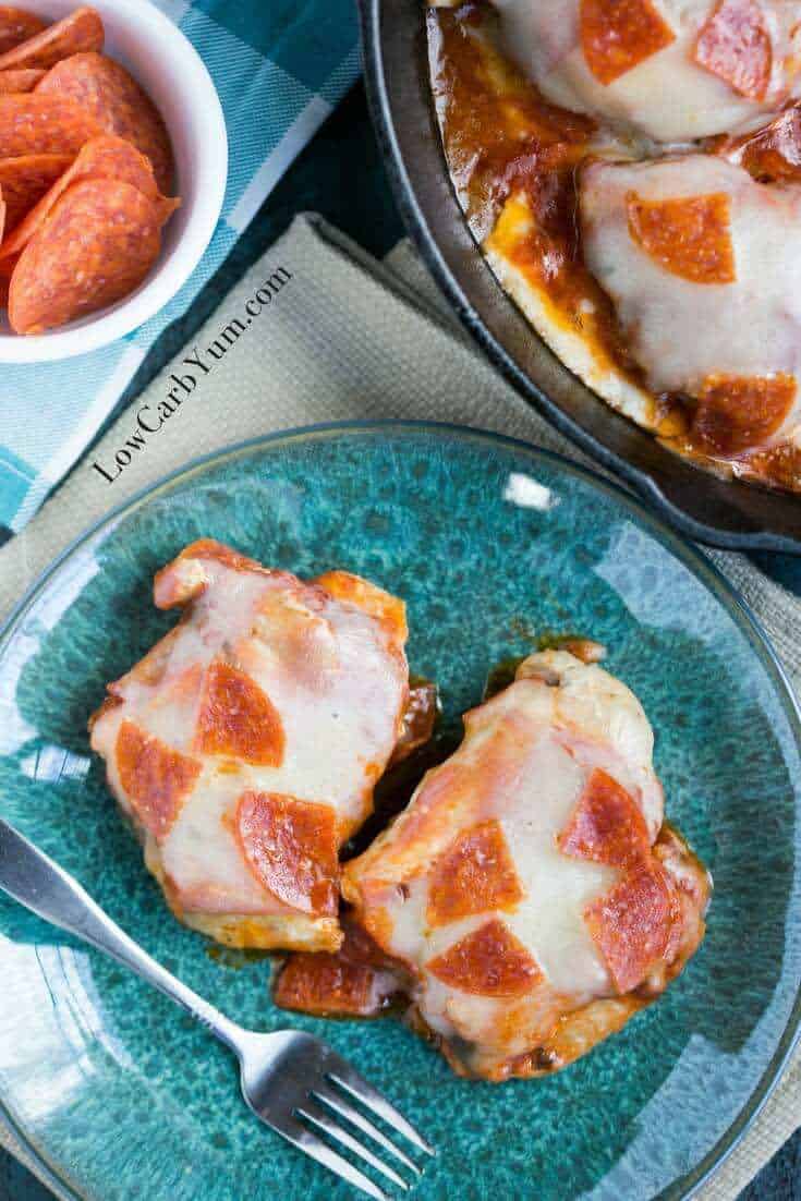 Low carb pizza chicken skillet