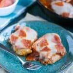 Low carb pizza chicken skillet