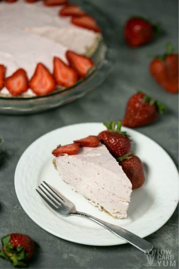 Keto Strawberry Cream Pie (No Bake, Icebox) Low Carb Yum