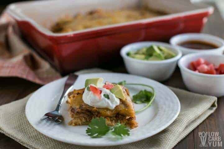 Simple keto low carb chicken enchilada casserole