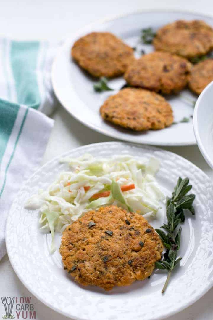 An easy low carb keto salmon patties recipe