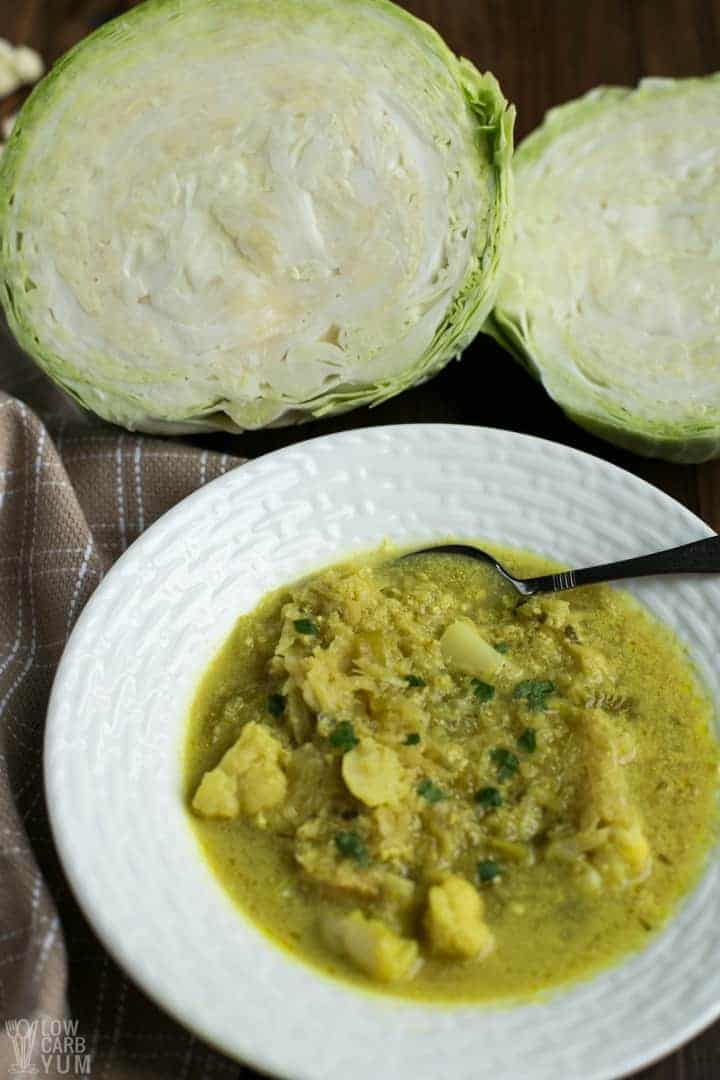 Low carb chicken cabbage curry soup