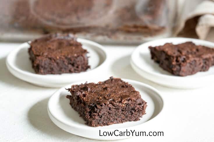 low-carb fudge brownie squares