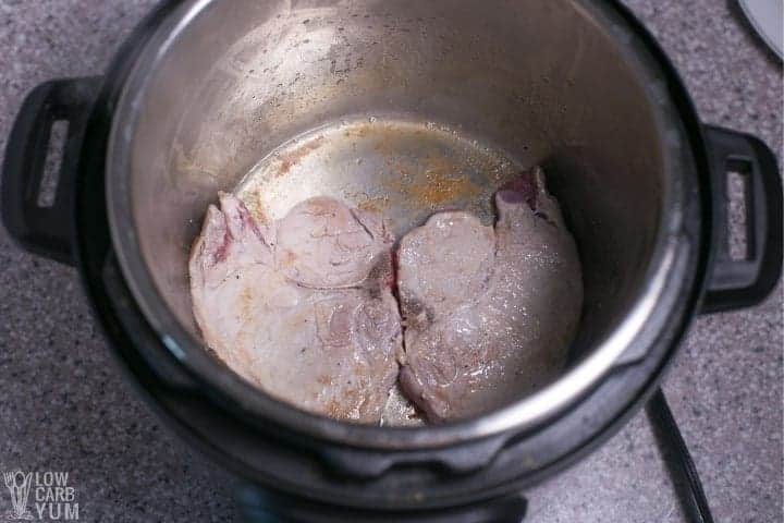Browned pork chops in pressure cooker