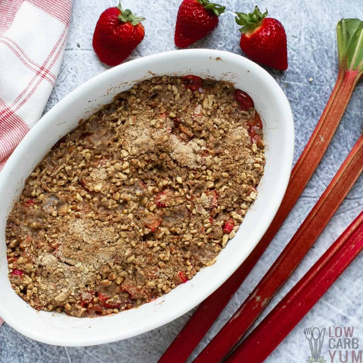 baked gluten-free keto strawberry rhubarb crips in oval dish.