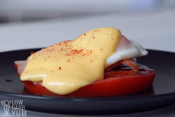 hollandaise sauce over poached egg