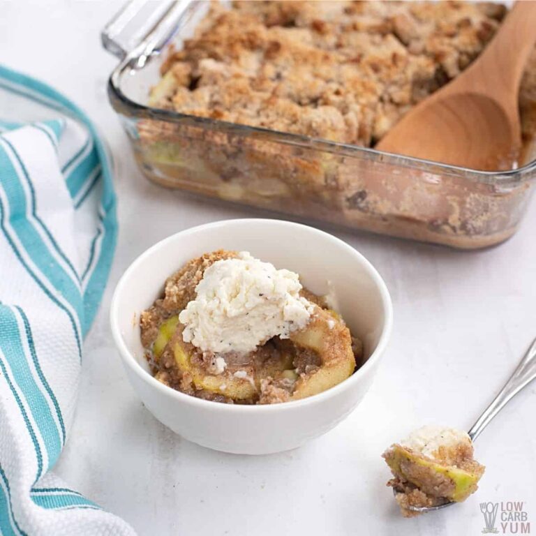 Keto Apple Crisp Recipe with Zucchini Mock Apples Low Carb Yum
