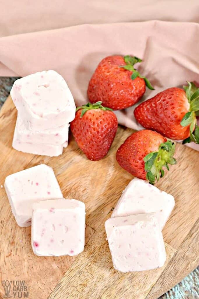 strawberry cheesecake fat bombs