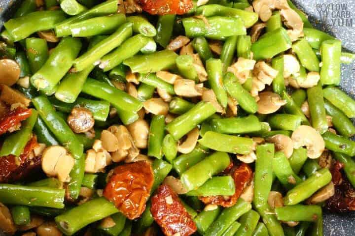 sauteed green beans in skillet