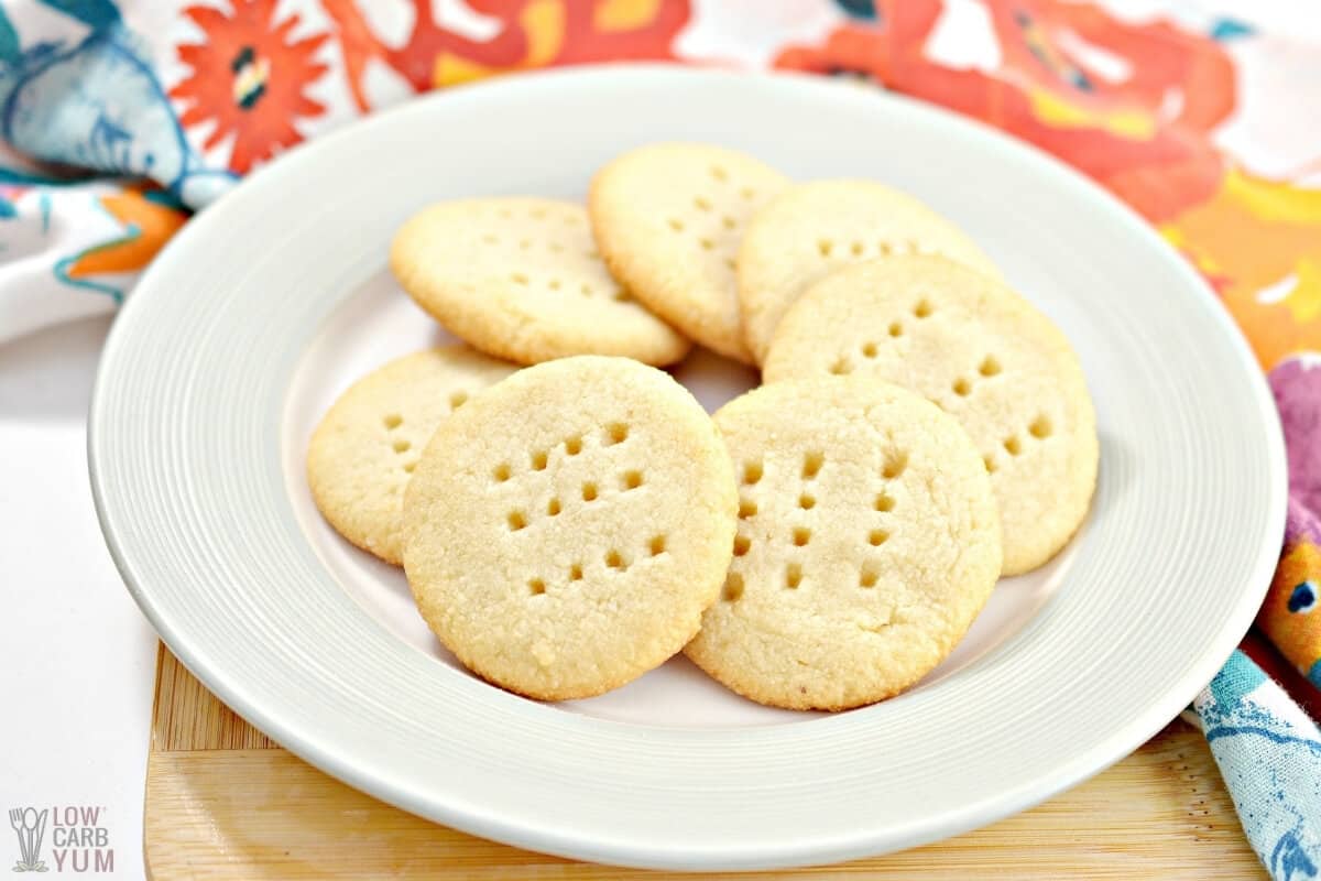 easy keto butter shortbread cookies on plate