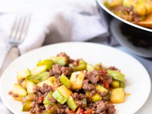 Deep South Dish: Ground Beef and Squash Skillet