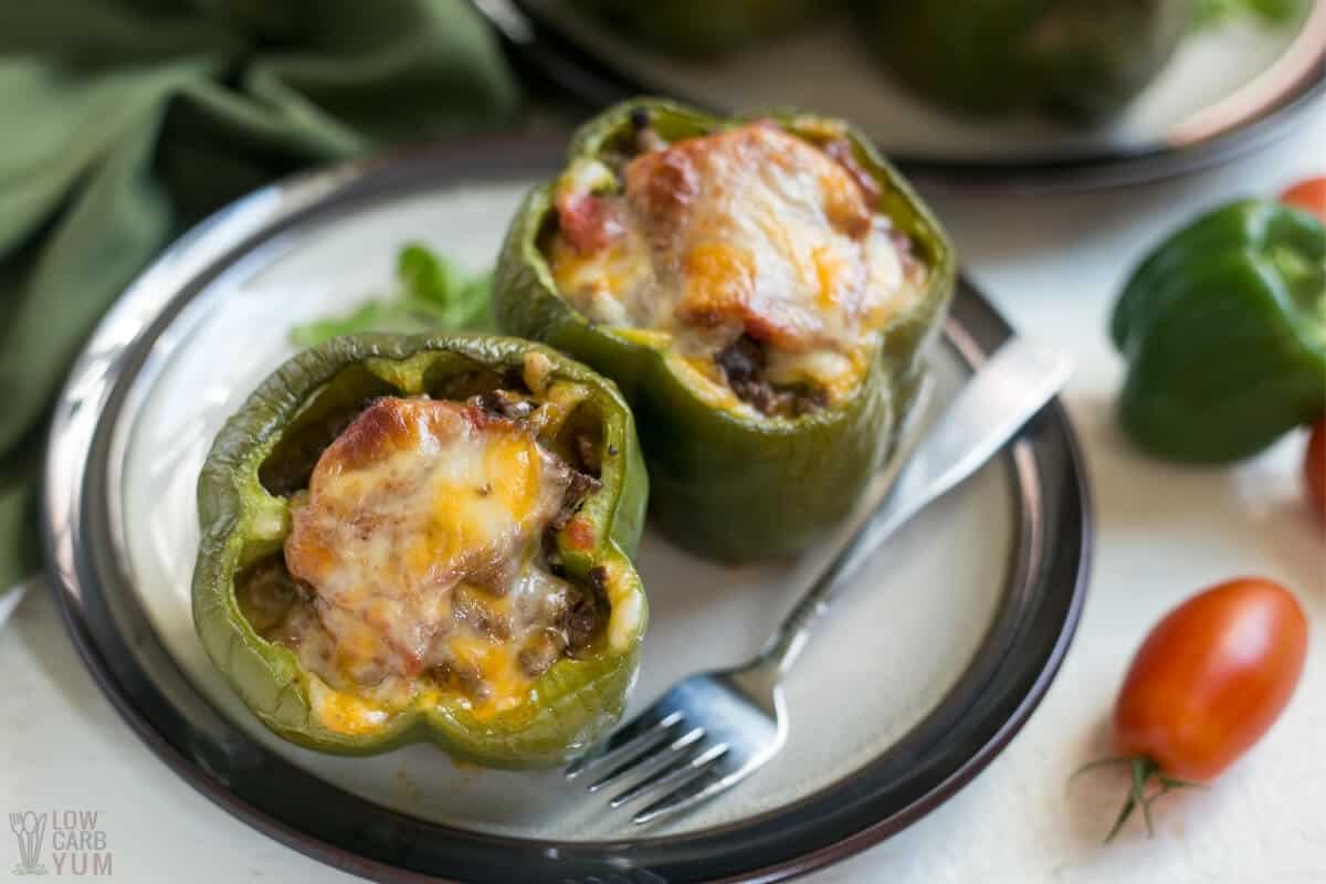 Low Carb Stuffed Peppers Topped With Cheese Low Carb Yum