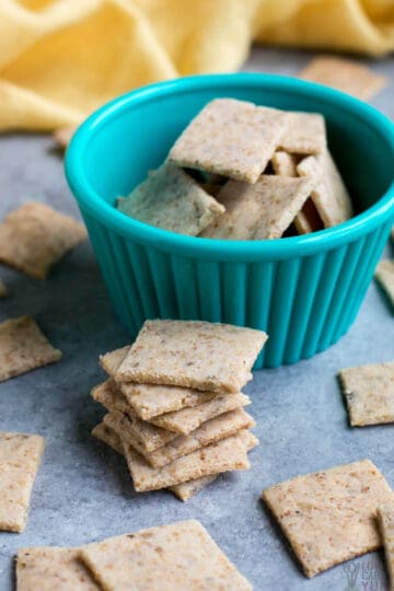 Best Keto Crackers Recipe (Almond Flour) - Low Carb Yum