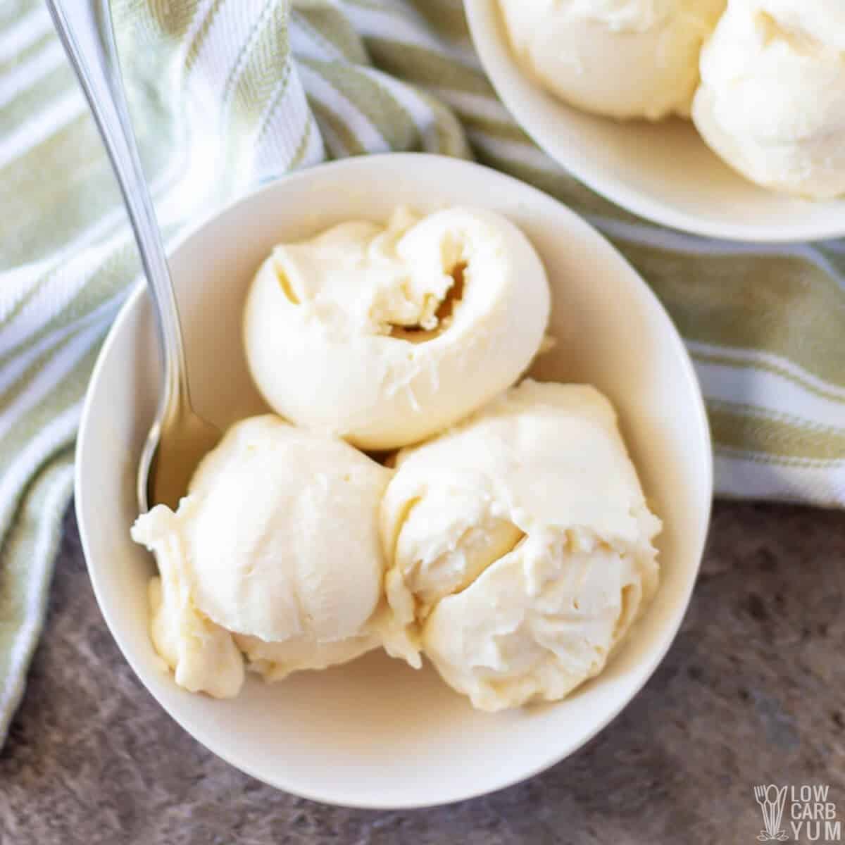 No Churn Vanilla Keto Ice Cream without Condensed Milk