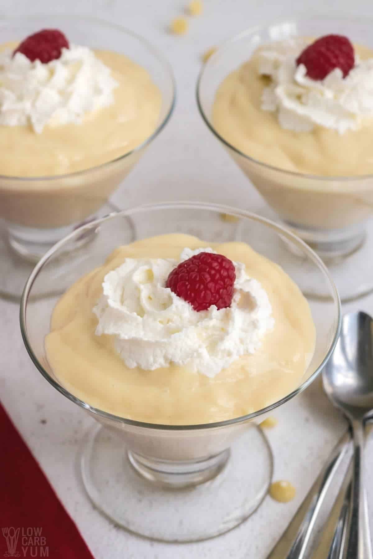 sugar free white chocolate pudding in dessert dishes