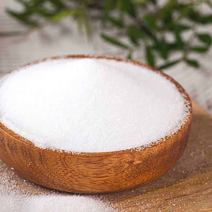 erythritol sweetener in wood bowl