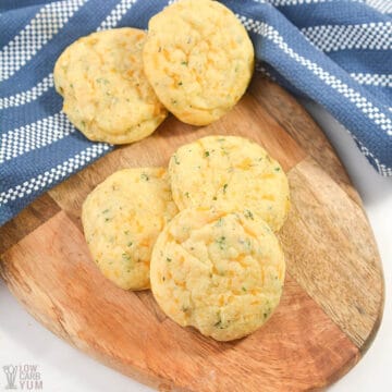 cheese and herb bread rolls featured image