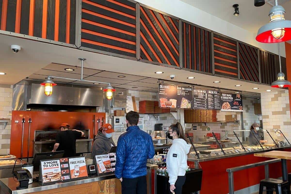 Ordering at Blaze Pizza