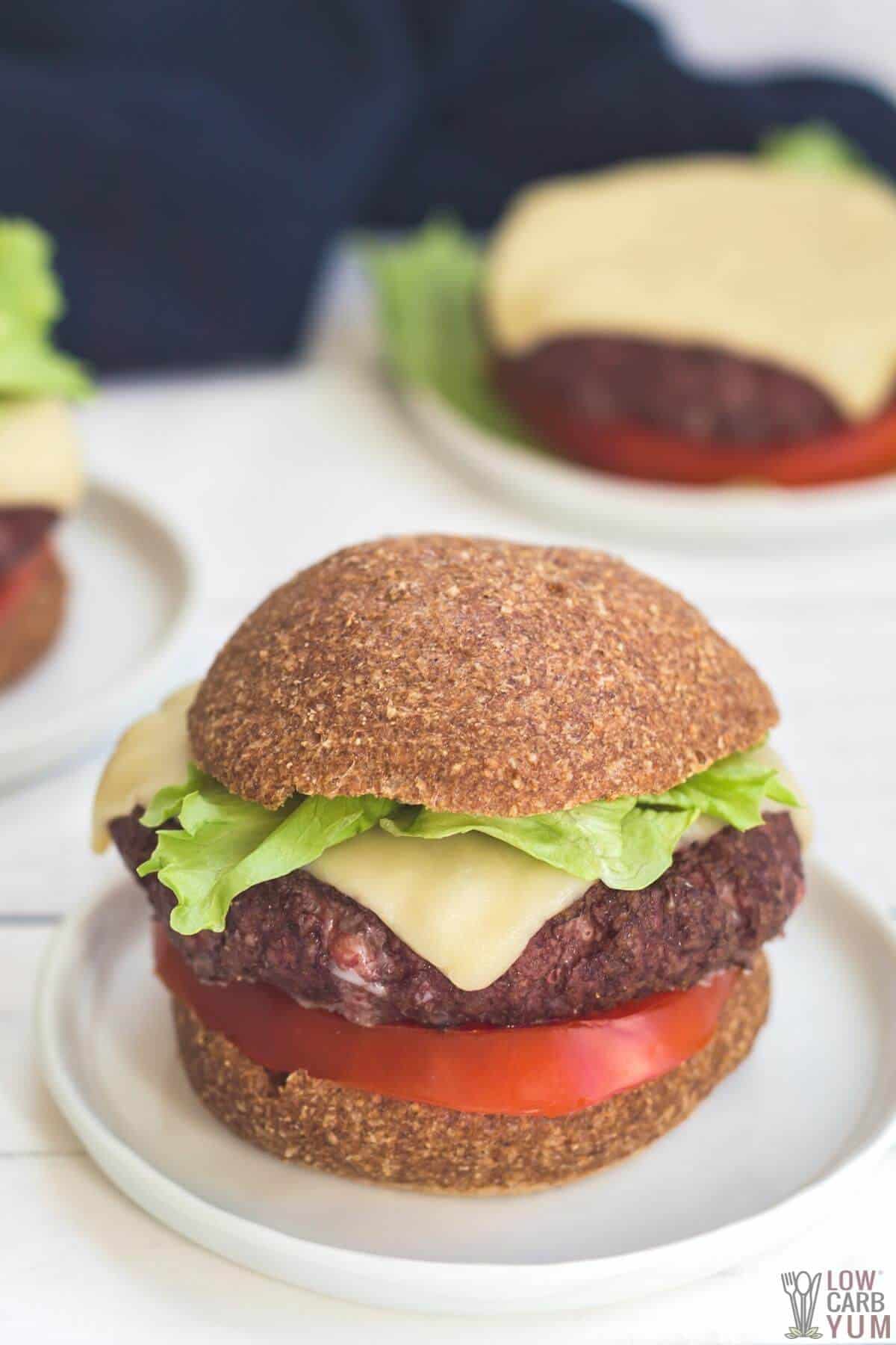 air fryer hamburgers with lettuce tomato cheese