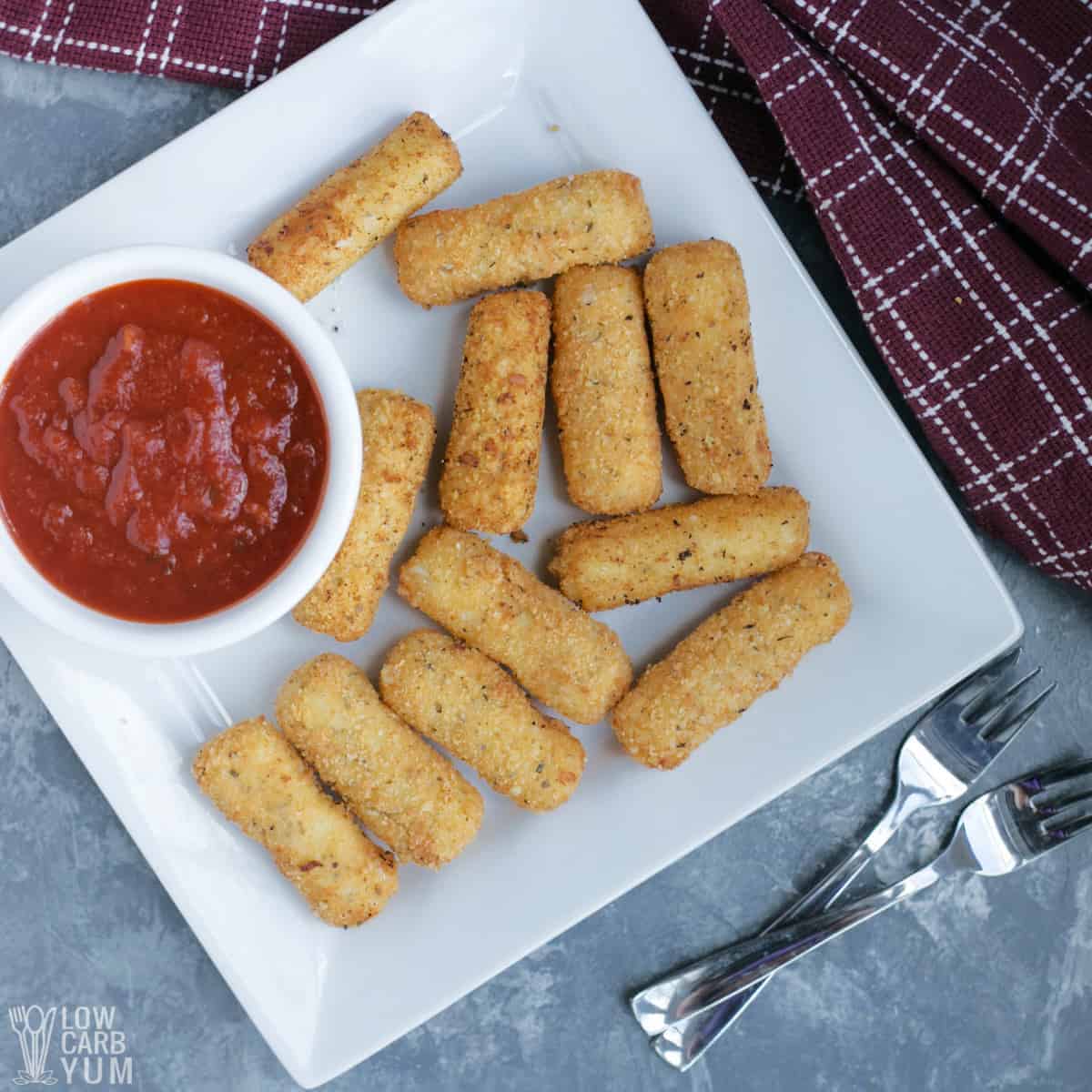 mozzarella cheese sticks