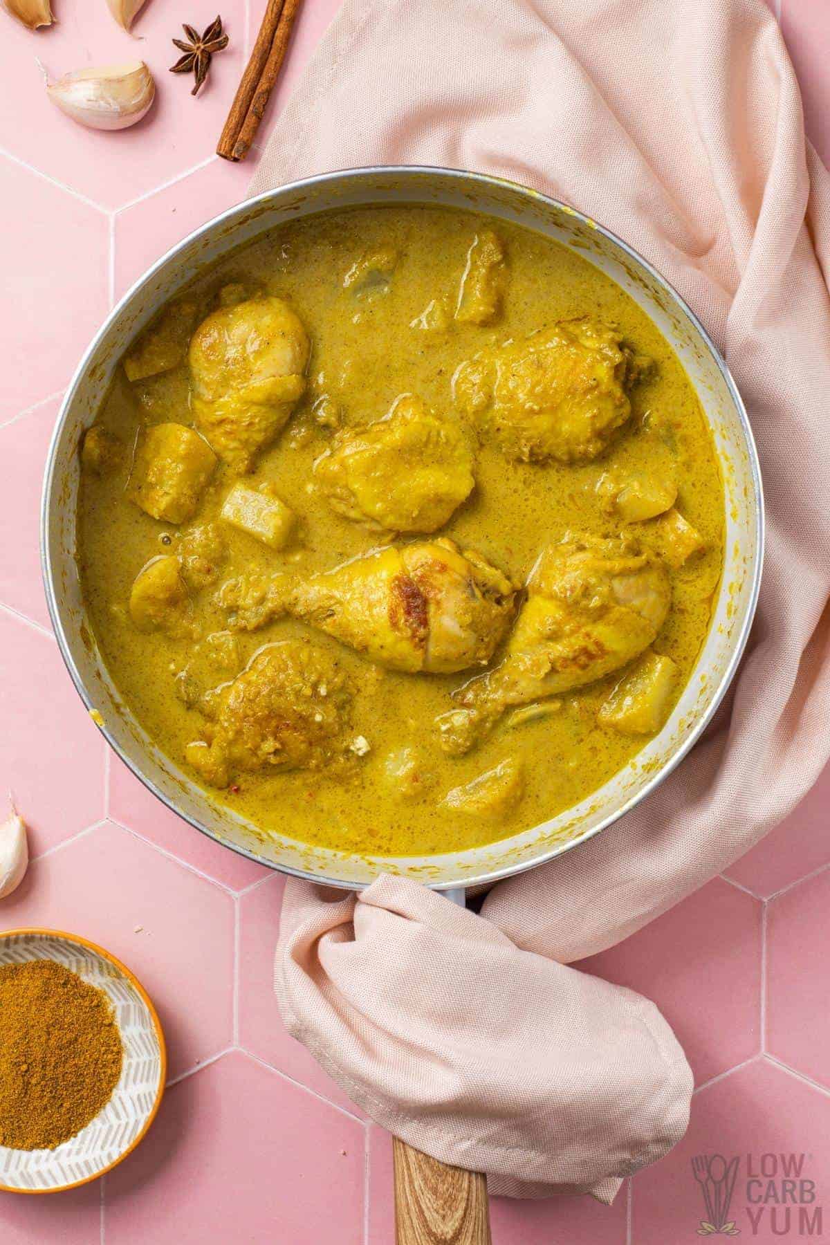 malaysian chicken curry in pan.