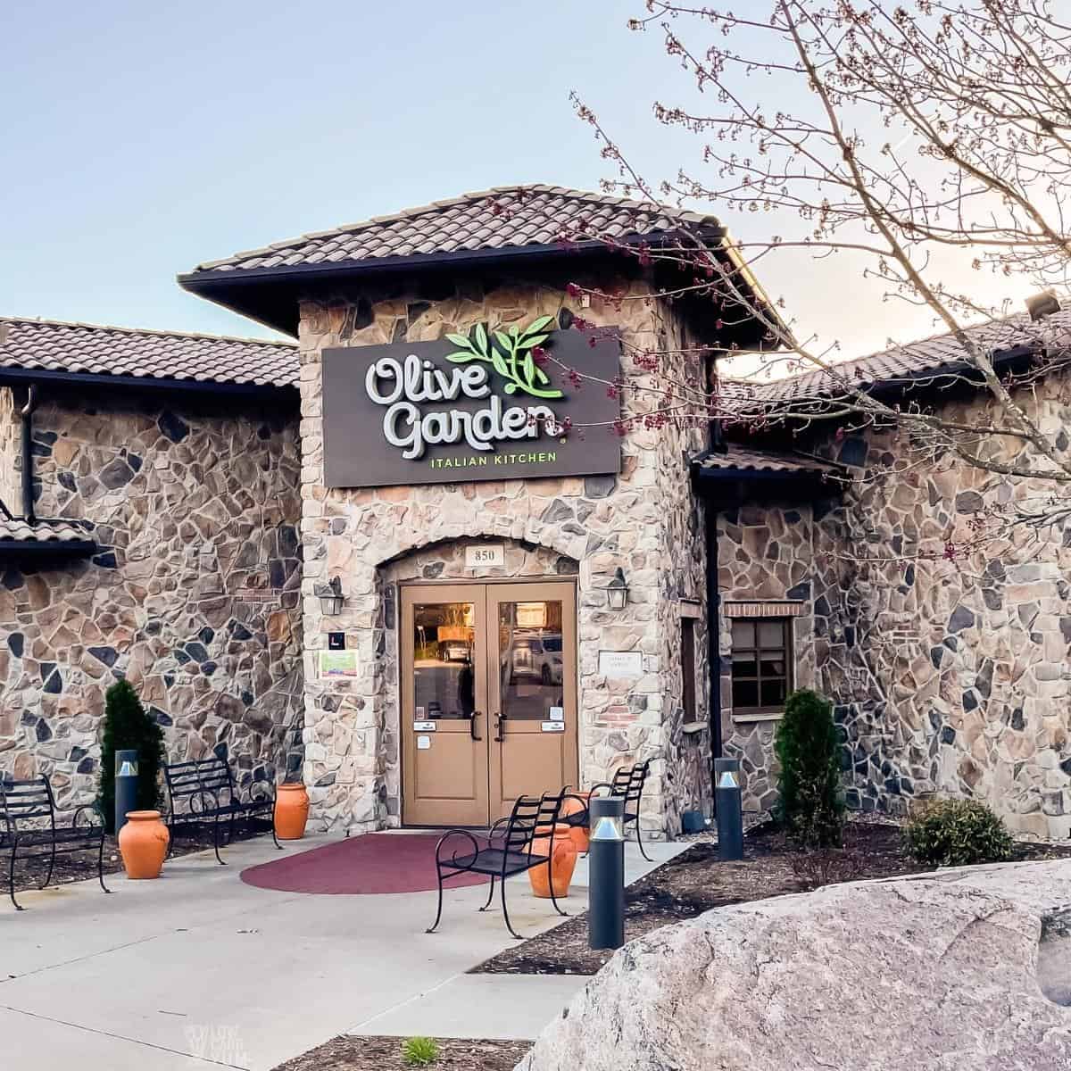 keto at olive garden featured image.